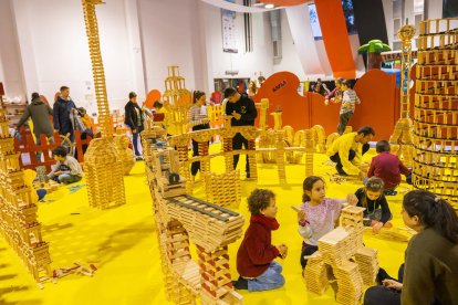 Imatge d'arxiu de nens participant en una activitat del Parc de Nadal de l'any 2019,