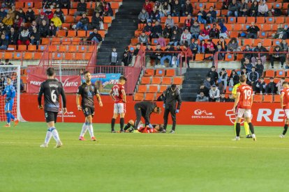 En el partido contra el Málaga, los jugadores grana llegaron al límite por la exigencia del duelo.