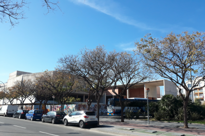 Exterior del teatre auditori de Cambrils.