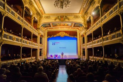 Una imagen del acto de apertura|abertura del Año Ferrater 2022 en el Teatro Bartrina de Reus.