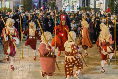 Imatge del ball a la plaça Prim, ahir.