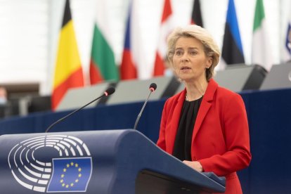 La presidenta de la Comisión Europea, Urusula Von der Leyen, durante un debate en el Parlamento Europeo.