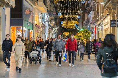 Imatge del centre de la ciutat ahir, un dels últims dies de la campanya de Nadal.