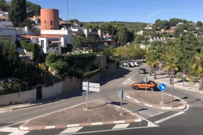 Imatge d'un dels accessos a Cala Romana on es col·locarà un lector de matrícules.