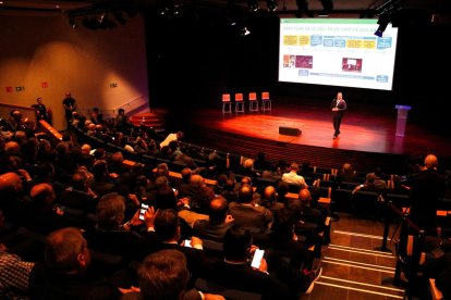 Asamblea del Valle de Hidrógeno de Cataluña celebrada en el auditorio de la Diputació de Tarragona.