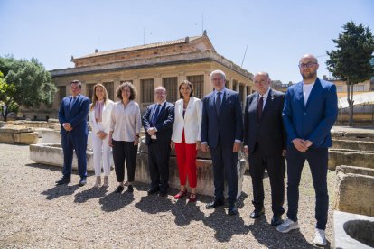 Diverses autoritats van assistir a l'anunci de la inversió, com els ministres Reyes Maroto i Iceta.