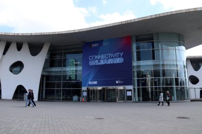 La Fira de Gran Via amb cartells de la celebració del MWC 2022.