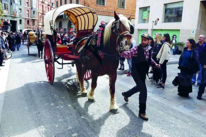 La comitiva dels Tres Tombs de Reus sortirà del Parc de la Festa cap al Tomb de Ravals.