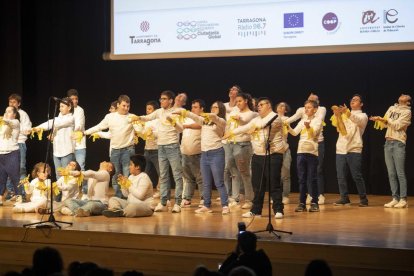 Imatge de l'acte que s'ha celebrat aquest matí a Tarragona pel Dia Escolar de la No-Violència i la Pau.