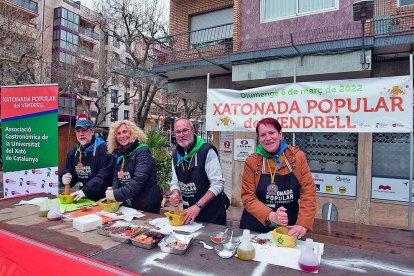 La Xatonada es una fiesta dedicada, íntegramente, a la divulgación y cata de este plato vendrellense.