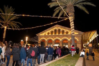 Durant el Nadal el Moll de Costa s'ha convertit en el Passeig dels Estels.