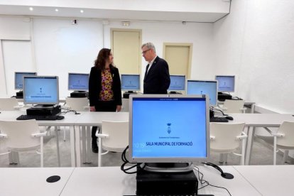 Imagen de la nueva aula de informática para personas sin recursos de Torredembarra.