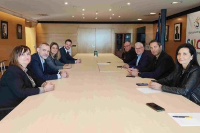 Reunión entre el Ayuntamiento de Salou, Agbar y Cruz Roja sobre el programa ONA.