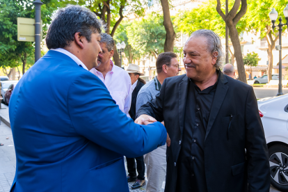 Ángel Juárez con el presidente de la Plataforma, Agustín Vázquez.