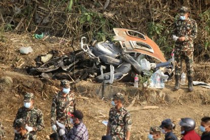 Els equips de rescat al lloc on s'ha produït l'accident.