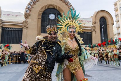 Tarragona va veure l'arribada del Rei Carnestoltes i la seva Concubina a la plaça Corsini.