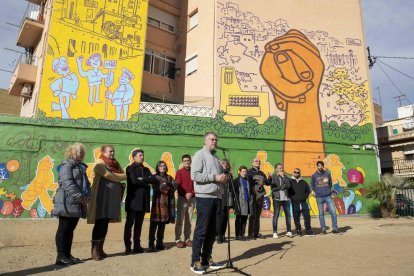 L'alcalde de Tarragona, Pau Ricomà, durant la inauguració del mural.