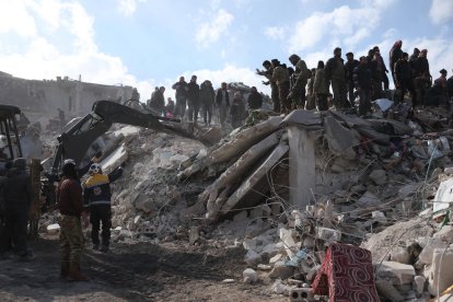 Imagen de las labores de rescate en la provincia de Idlib (Siria).