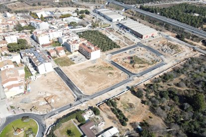 Imatge aèria on es pot apreciar el traçat que dibuixarà l'avinguda un cop finalitzin les obres.