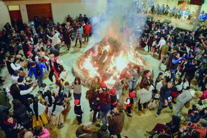 Les ballades jotes amenitzaran les tardes i les nits de festa.