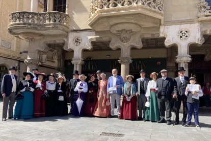 Els recreadors dels Pallaresos a la plaça del Mercat de Reus.