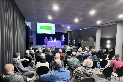 L'alcalde de Torrembarra va explicar ahir les mesures que implementarà per millorar el reciclatge al municipi.