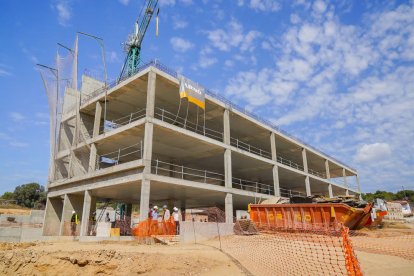 Fotografia d'arxiu d'un edicifici en construcció a la ciutat de Tarragona.