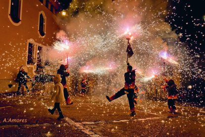 El correfoc contará con la participación de los diablos de los Pallaresos, Sabadell y Espurnats de Barcelona.