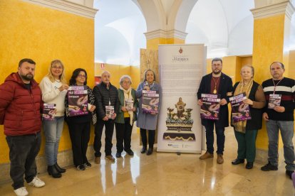 La confraria La Verònica va donar a conèixer ahir els actes a l'Antic Hospital.