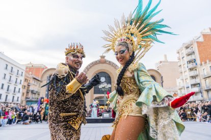 La plaça Corsini va veure l'arribada del Rei Carnestoltes i la seva Concubina a la plaça Corsini.