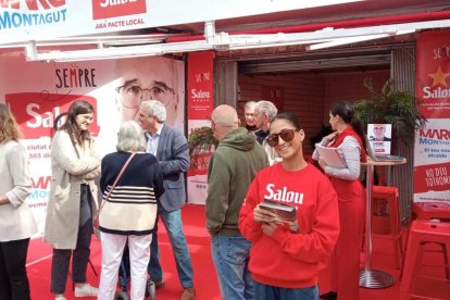 El punto informativo de Sempre Salou está ubicado en la rotonda que une la calle Barcelona y la Via Roma.