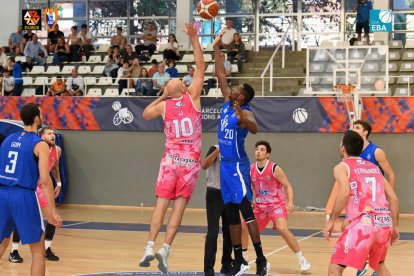 El Santfeliuenc va vèncer el CBT en el primer duel per 87-66.