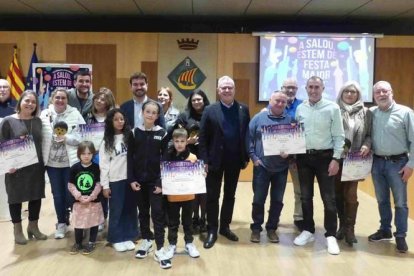 L'alcalde del municipi, Pere Granados, amb alguns dels guanyadors de l'edició d'enguany.