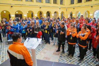 Un centenar d'esportistes de clubs inclusius de la demarcació van assistir al Palau de la Diputació.