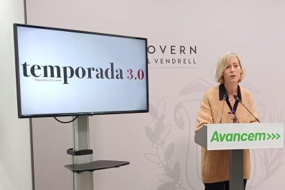 La concejala de cultura del Ayuntamiento de El Vendrell, Silvia Vaquero, presentando el proyecto.