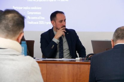 El presidente del CAT, Joan Alginet, durante la asamblea.