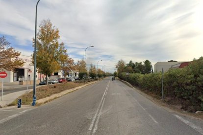 Imagen de la avenida de Falset, uno de los tramos donde se ubicará un nuevo carril para bicicletas.