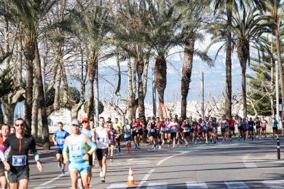 Més de 1.400 atletes ompliran Cambrils participant a la Grup Oliva Motor Mitja Marató