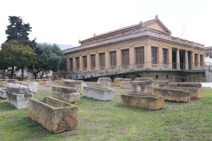 La Necròpolis de Tàrraco, amb el Museu de la Necròpolis de fons.