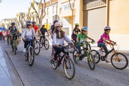 Los participantes en la Bicicletada Popular recorrieron 10 kilómetros por el término.