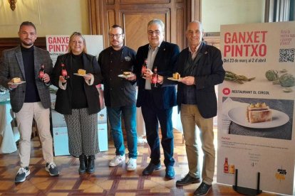 Acto de presentación de la Ganxet Pintxo Primavera 2023 de Reus en el restaurante de la Sociedad el Círcol.