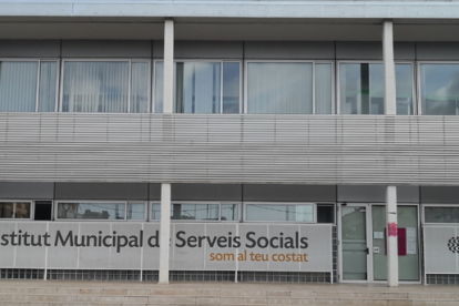 Façana del centre de Serveis Socials del barri de Torreforta de Tarragona.