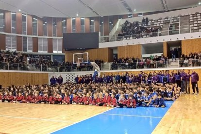 El TGN Bàsquet presenta els seus equips en el Palau d'Esports de l'Anella