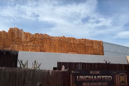 Las nuevas montañas de la nueva atracción de PortAventura basada en Uncharted toma forma en el Far West.