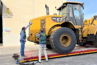 Imagen de la retroexcavadora sustraída en el Puerto de Tarragona.