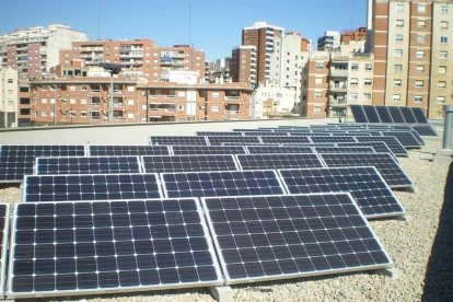 Instal·lació solar fotovoltaica als edificis municipals de Reus.