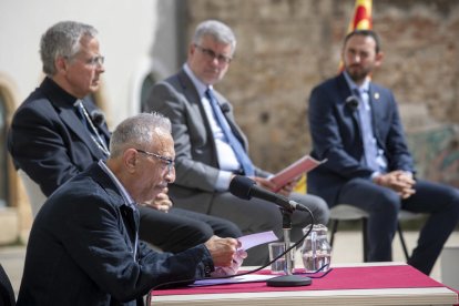 Pere Navarro en la seva intervenció durant l'acte celebrat a l'Escola Oficial d'Idiomes.