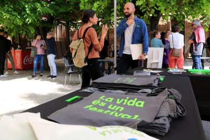 Merchandatge de la nova marca de Festivals Terres de l'Ebre.