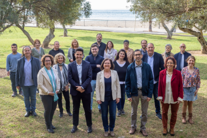 Membres de la llista d'ERC Cambrils per les municipals amb Camí Mendoza al capdavant.