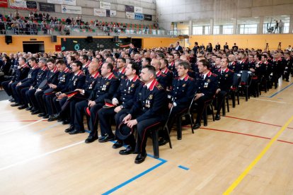 Agentes de los Mossos d'Esquadra durante el acto del Dia de les Esquadres en Torredembarra.